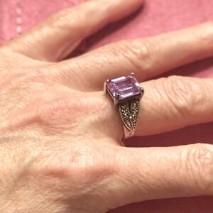 Vintage Silver Crystal Marcasite Pave Ring w dynamic Amethyst stone Sz 7